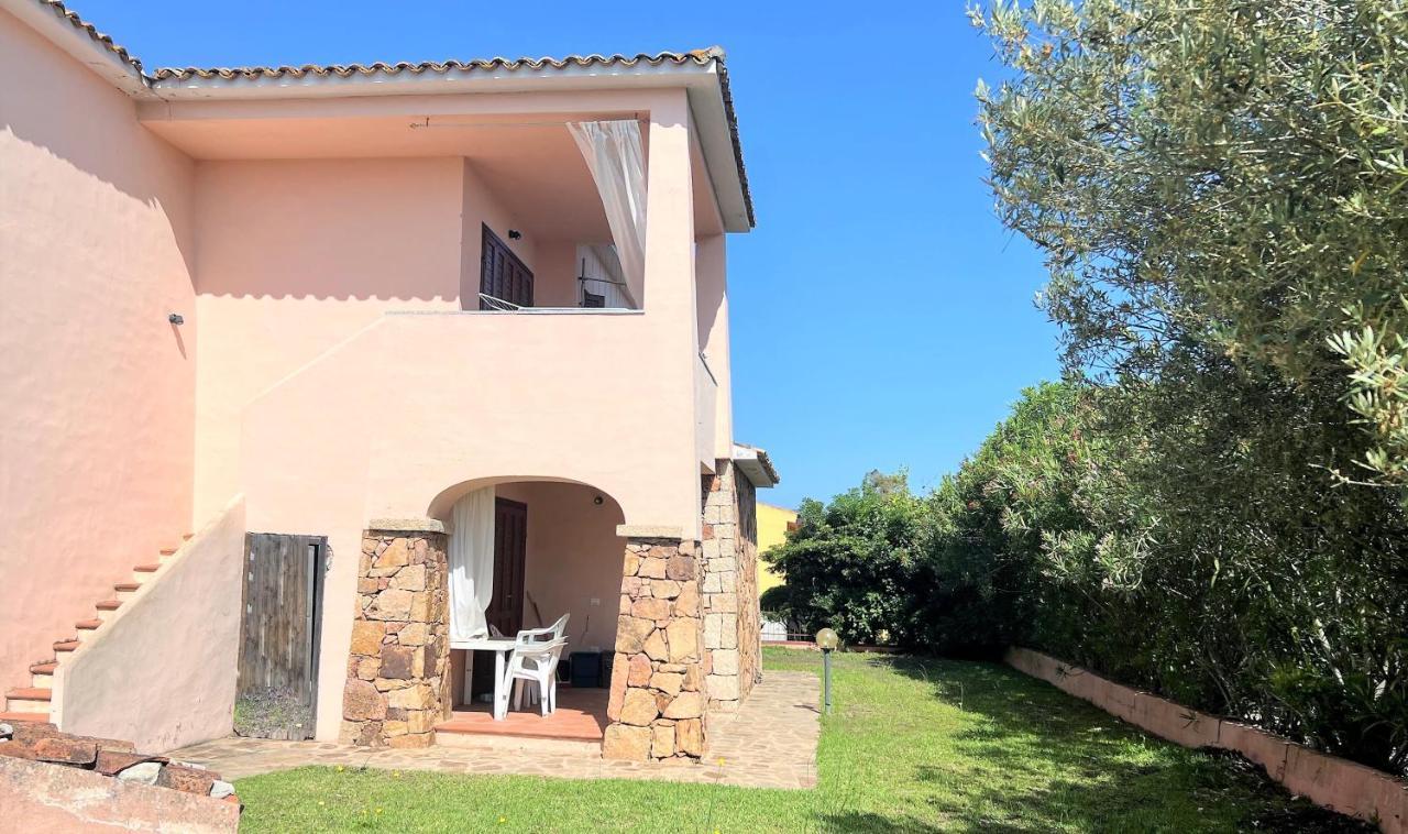 Iss Travel, Le Carrube Two Bedrooms Apartments With Air Conditioning San Teodoro  Kültér fotó